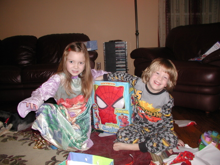 Natalie & Ryan - Christmas 2006