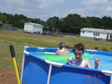 aaron in the pool 033