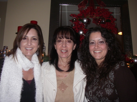 Me, mom and sister, Dayna