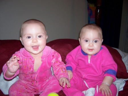 Lily and Deliah at 7 months in 2008