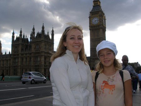 My Kristi and Kaitlyn in London '07