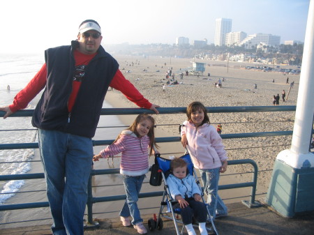 Daddy with kids on Spring Break 2007 in Santa Monica at the Pier