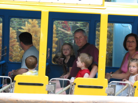 Chloe, Callie, Dan, Mikey - Camp Snoopy - Mall of America