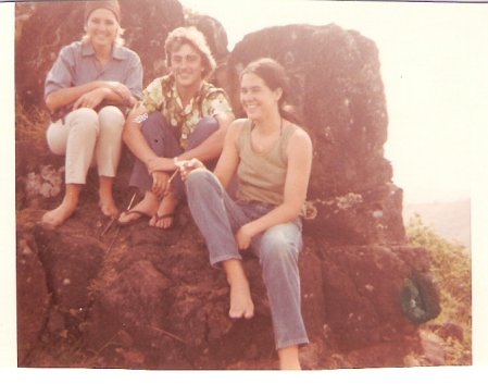 Hiking up Maonalani heights