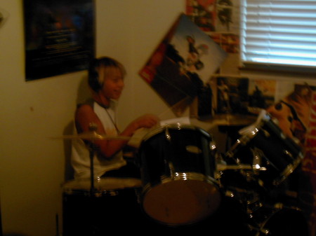 Son Dillan at drums