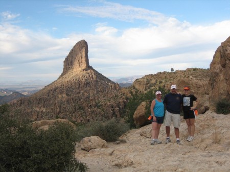 Hiking in the Superstition Mtns. Peralta Point