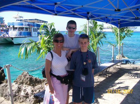 Traci, Andrew and Tyler - Grand Cayman 2007