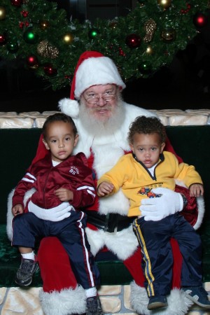 payton and landen with santa