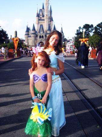 Disney World, Halloween 2007 (Johnna-Jasmine, Bella-Ariel)