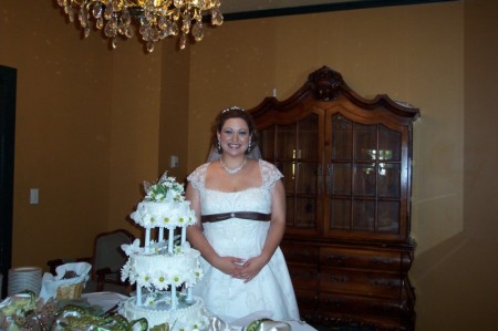 Sara by the wedding cake