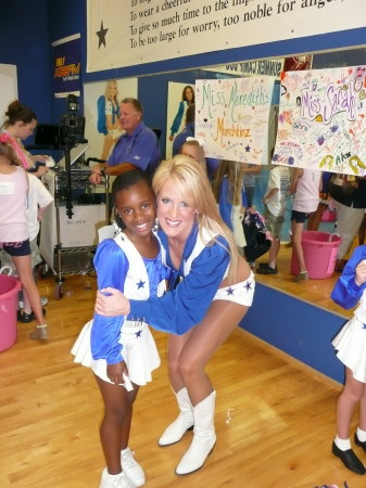 Jayda with Dallas Cowboy Cheerleaders