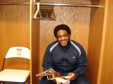 CB INSIDE THE CHICAGO CUBS' CLUBHOUSE