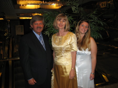 Susan w/ husband Dennis & daughter Linda