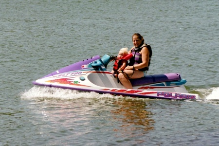 Jessica and Josiah jetskiing '07