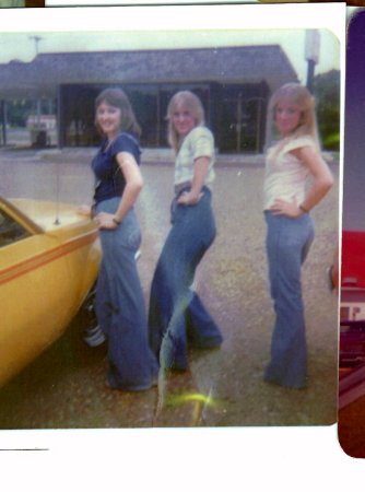 sexy 70's babes!