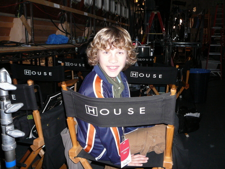 Connor on the set of House while filming the episode "Airborne"