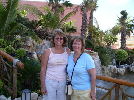 Robin and Cheryl in Cancun 2007