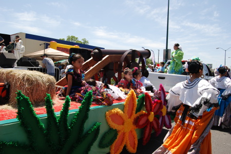 Oak Cliff Cinco de Mayo Big Parade