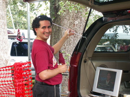 My hubby tailgating...GO NOLES!!!