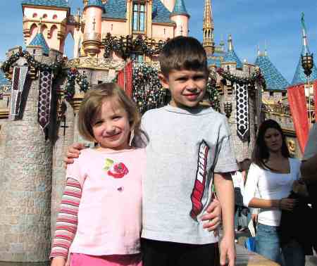 GRAND-BABIES Vienna & Vincenzo at Disneyland