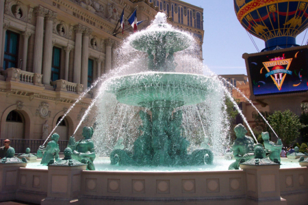 The fountain in front of the Paris casino.