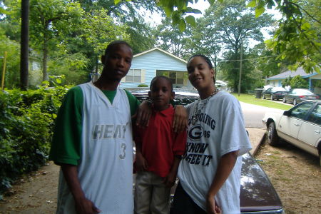 my bro montez ,my 6 year old son Da'Lond Malique Millbrooks n Me