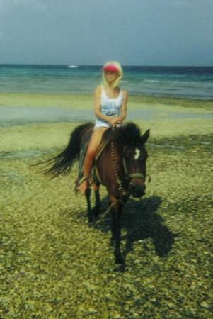 MARILYN RIDING HER FIRST HORSE IN PUERTO RICO 2001
