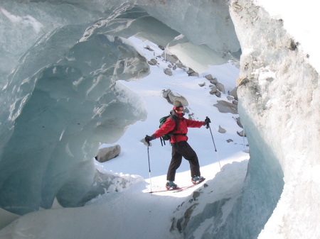 skiing the glacier into France