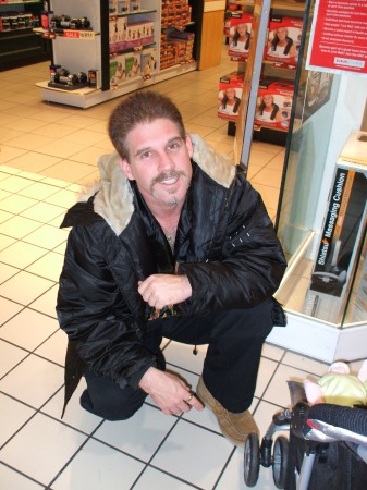 Andy at Tracy Mall in Late Nov 2006