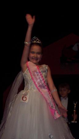 shelby waving