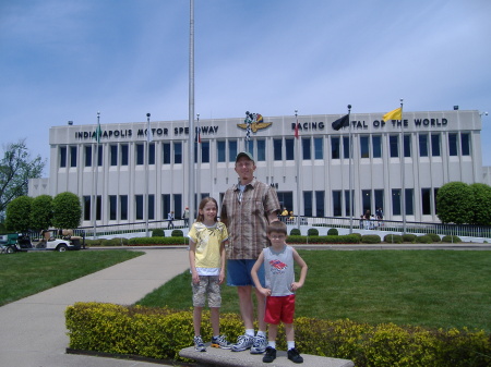 Rob Rhoads and Haleigh and Harrison Overshiner