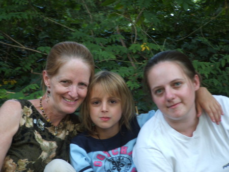 Suzanne,Caroline(grdaughter),Rebekah(daughter)