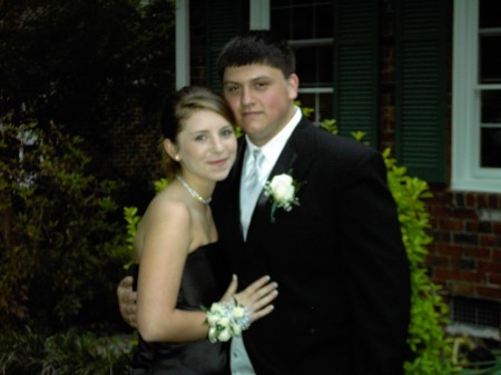 Shane is 17 at prom this year 2007!!