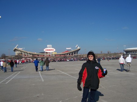 NOT A PEPSI AD, AT A REAL FOOTBALL GAME, THE CHIEFS