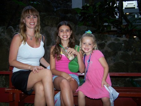 caroline, melissa and emily hawaii 2007