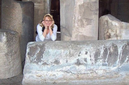 cheryl leaning on a column-Rome