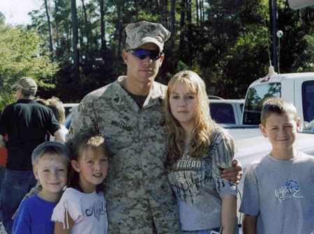 Welcoming Hazen home from Iraq, 2006.