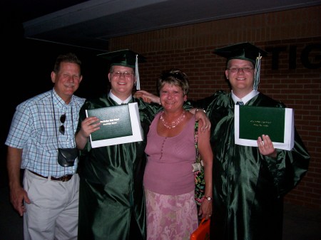 MY DAD, MOM & TWIN BROTHERS' SHS CLASS OF 07