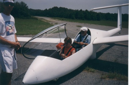 1st flight in an electrolight glider