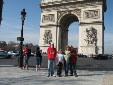 Jennifer with kids in Paris