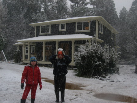 Snow! 2 of the crew and the house we're building 12/1/07