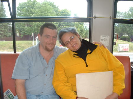 rob & celia- on the bus - 23 aug05