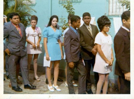 Algunos graduandos de la clase de 1973