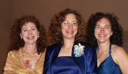 The Hogue Sisters (Linda, Dorothy, Tralita)