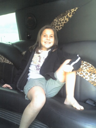 Tay in limo