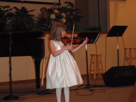 Cecelia 5yrs old (Violin Recital)