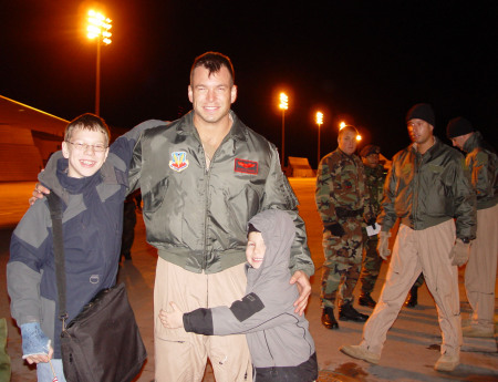 Daddy's Home! - Returning home from combat deployment Dec 04