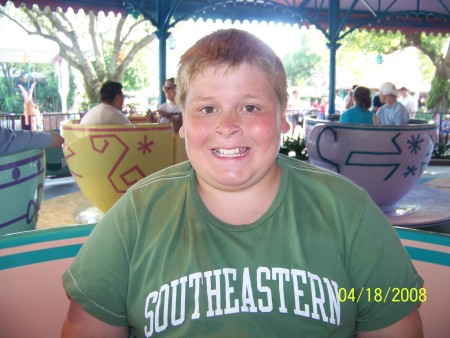 Alex on the teacups