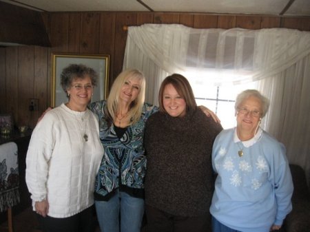 Sister, me, niece, mom 2007