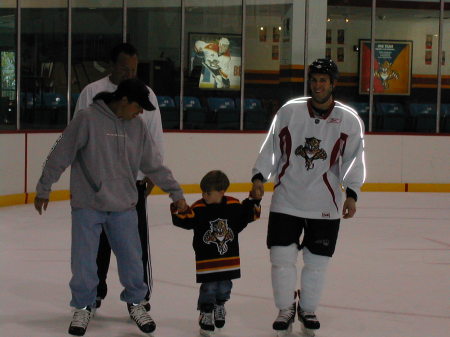 MASON CAN ICE SKATE!